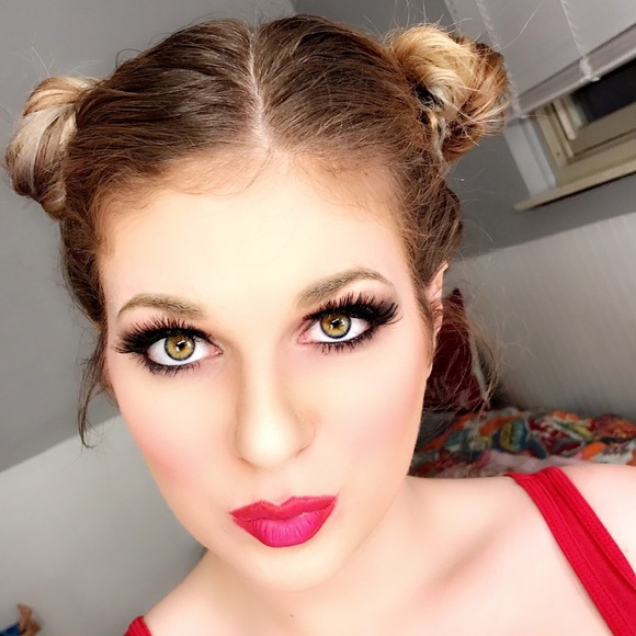 Meet your Posher, Nicole - Picture 3 of 7