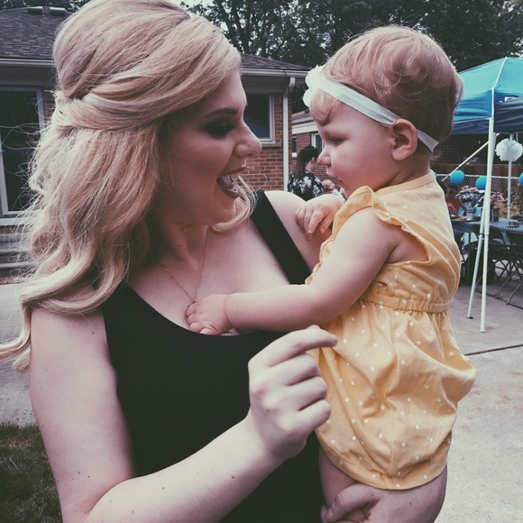 Meet your Posher, Nicole - Picture 6 of 7