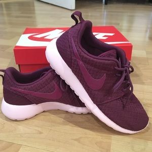Nike Pink + Purple Roshes Size 5 Valentines edtn.