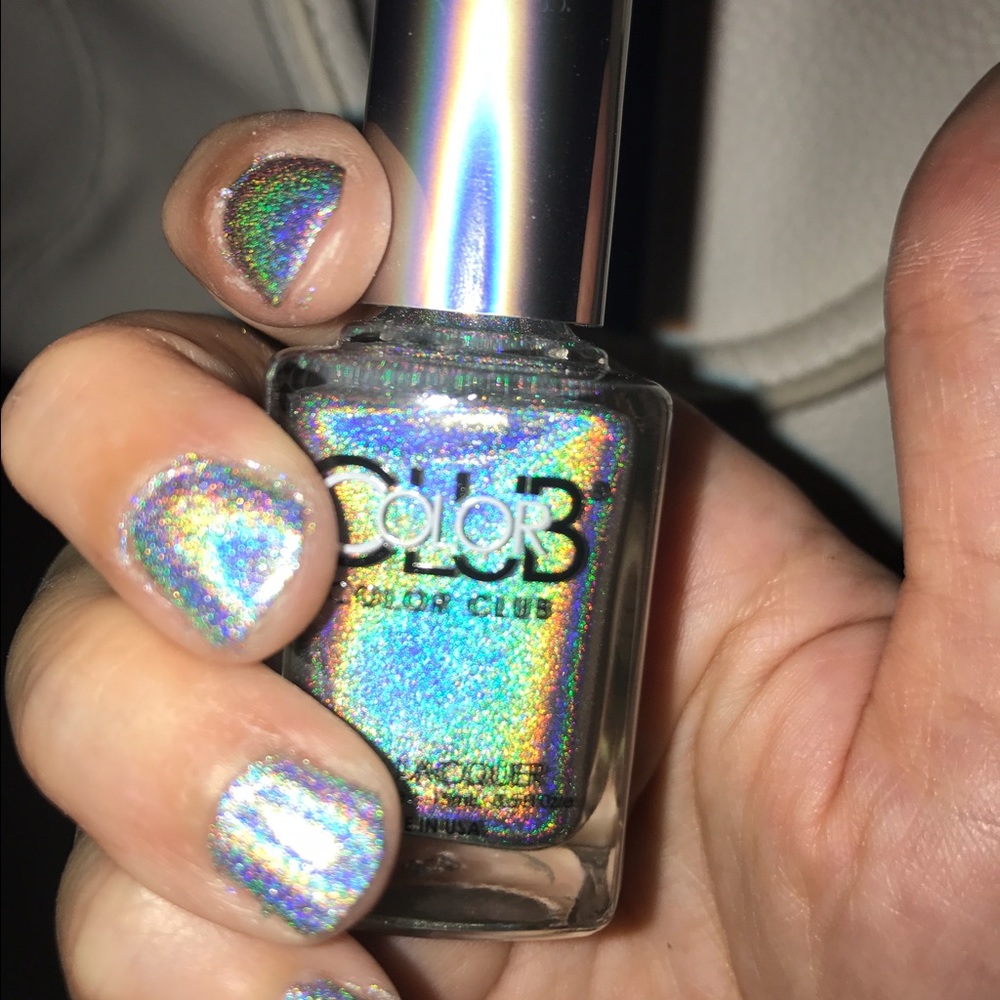 Holographic nail polish