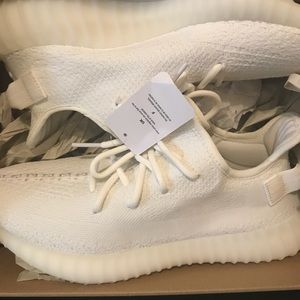 Yeezy 350 v2 cream DS size 9.5 with receipt.