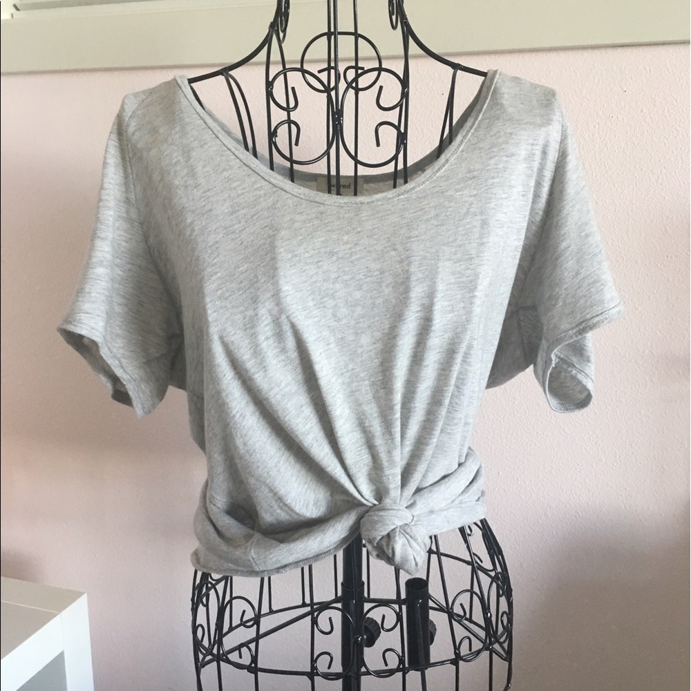 Aritzia Light Grey T-Shirt