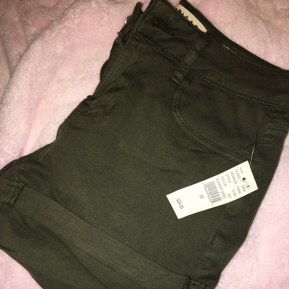 Size 26 Pacsun super stretch shorty