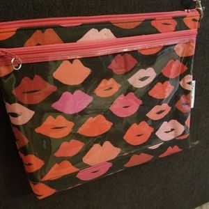 Lips Purse