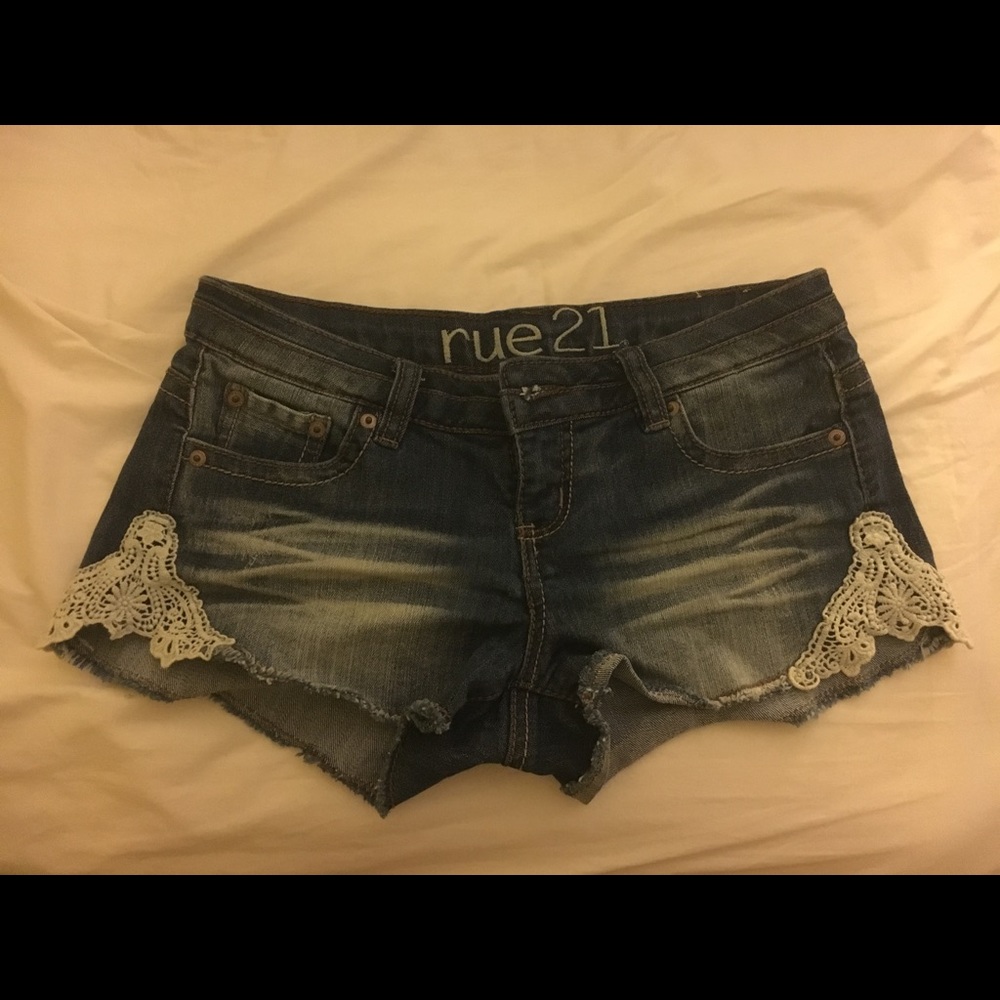 Rue21 jean shorts. Size 3/4