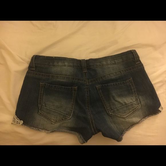 Rue21 jean shorts. Size 3/4 - Picture 2 of 2