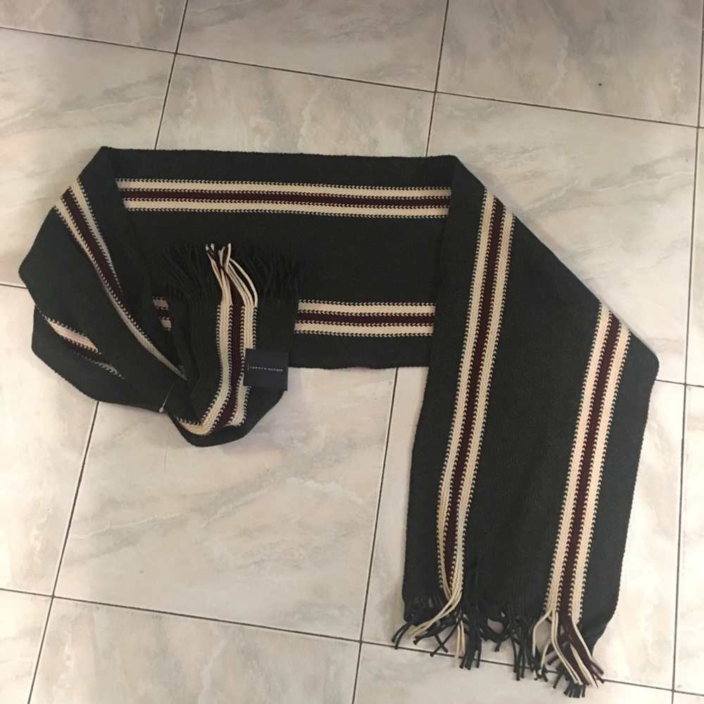 🆕NWT- Tommy Hilfiger Scarf 🔥🔥