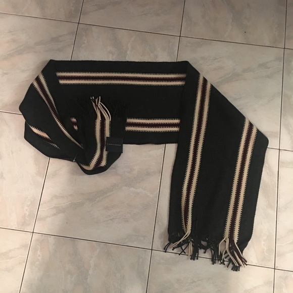 🆕NWT- Tommy Hilfiger Scarf 🔥🔥 - Picture 2 of 4
