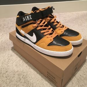 Nike Zoom Mogan Mid 2 Men's size 13.