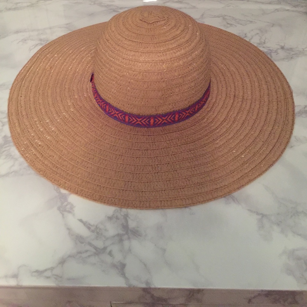 Sun hat with ribbon