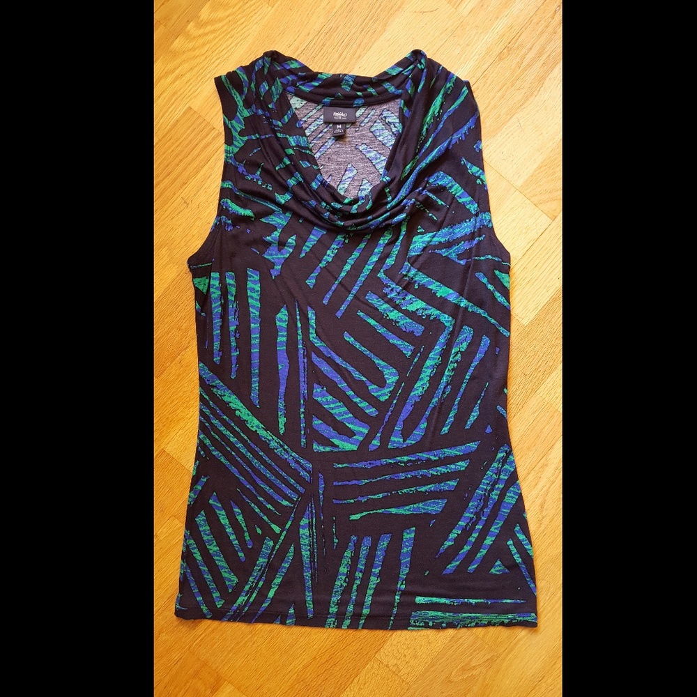 SOLD Sleeveless top by Mossimo