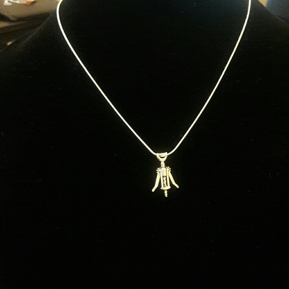 Corkscrew necklace