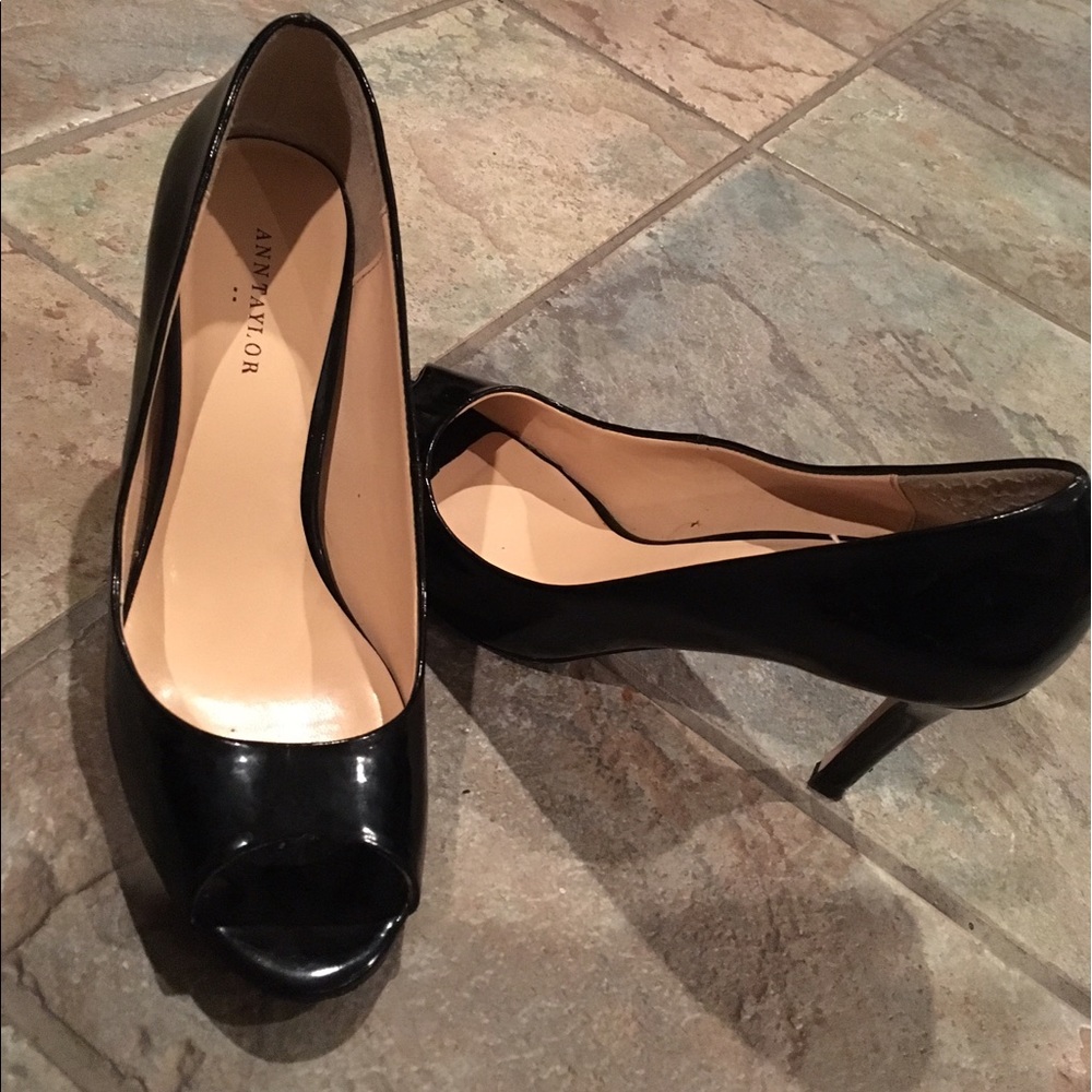 Ann Taylor black heels