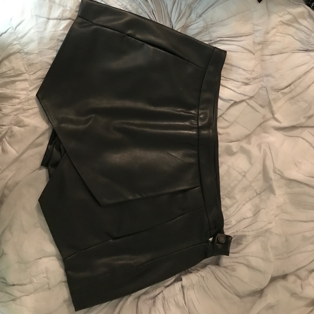 Zara black skort