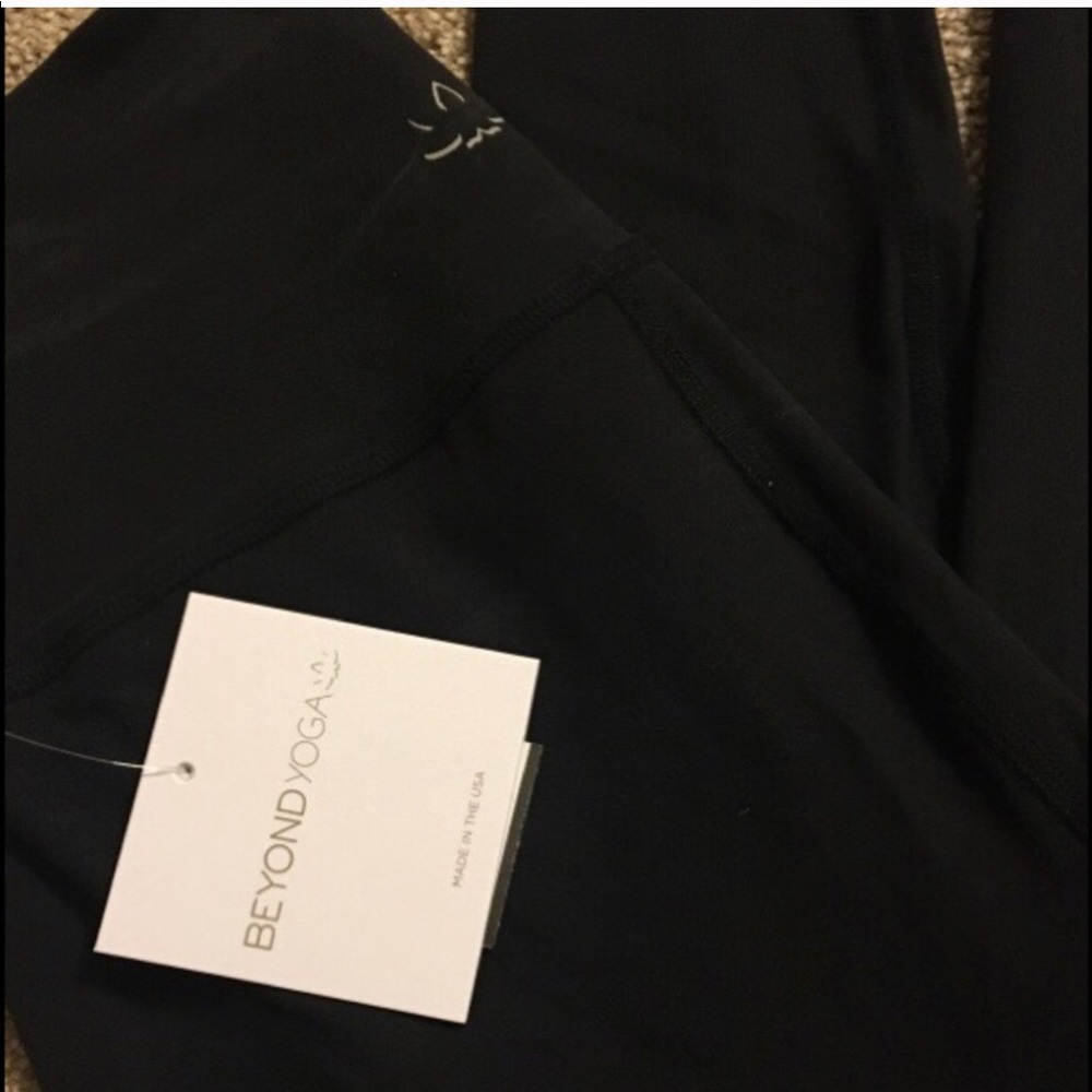 🚫SOLD🚫Beyond Yoga High Waisted Black Leggings🚫