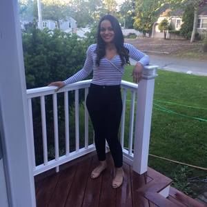 Meet your Posher, Adalgisa