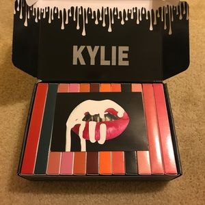 Kylie cosmetics lip kit