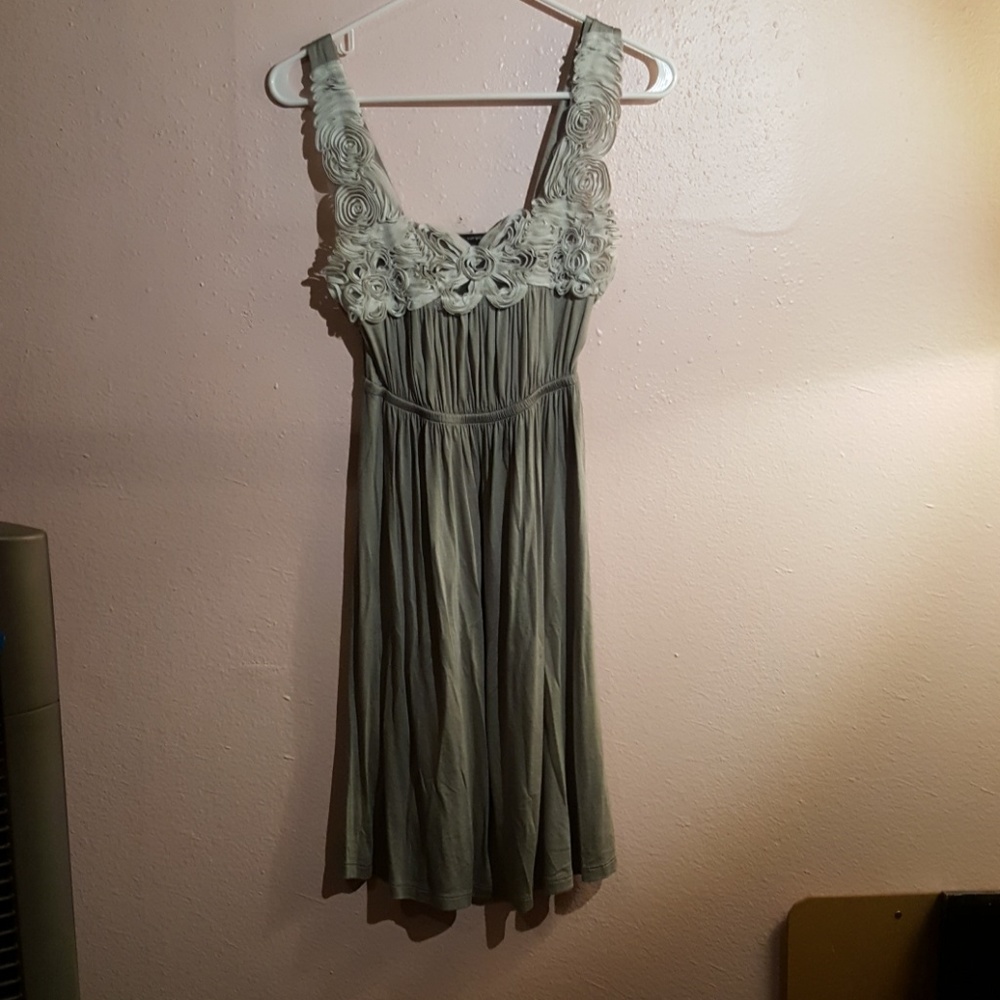 A small Grey dress with beautiful neckline