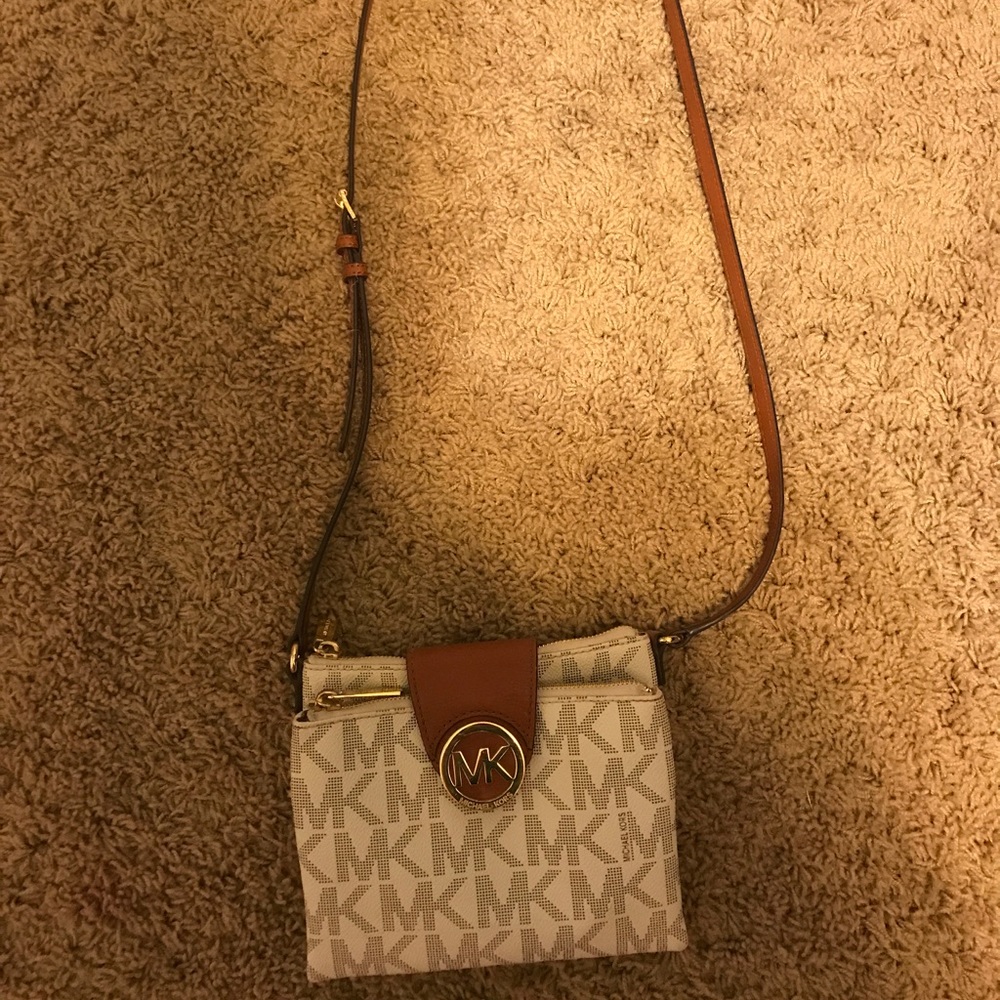 Michael Kors Fulton Crossbody