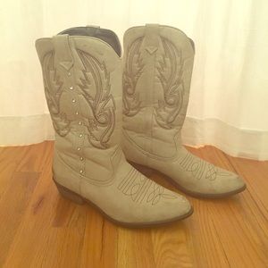 Size 9 White/Tan & Sequence Cowboy Boots
