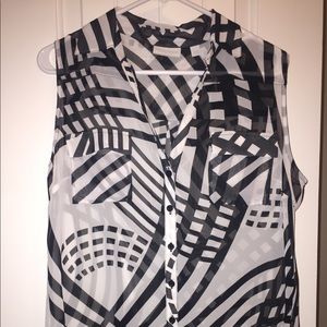 New York & Company Large top