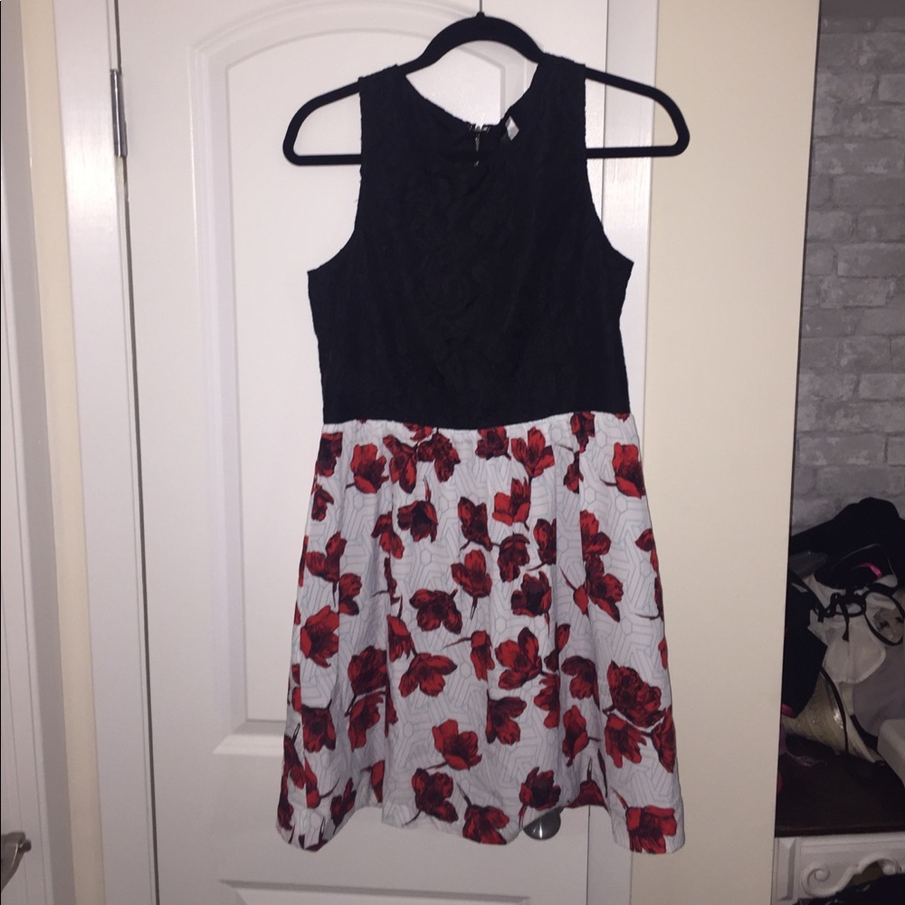 💥FLASH SALE💥 NWOT Kensie dress