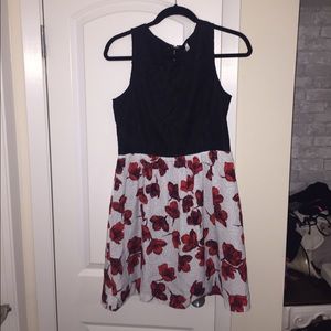 💥FLASH SALE💥 NWOT Kensie dress