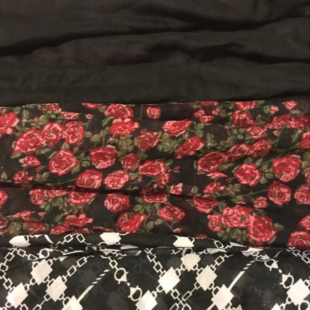 3 Infinity Scarves 💁🏼🌹🖤