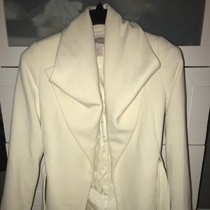 Off white Peacot