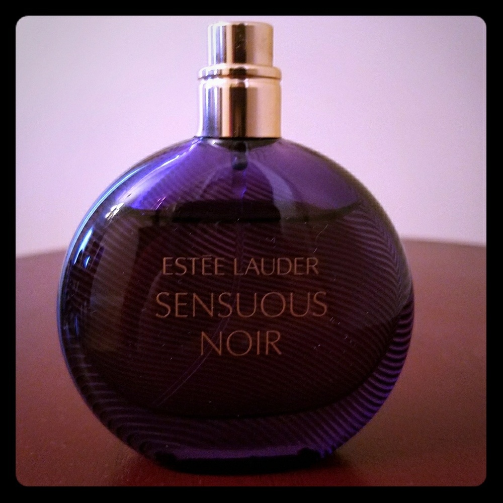 Estee Lauder Sensuous Noir Perfume