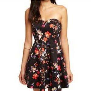 FLASH SALE! 💥 Express floral strapless dress