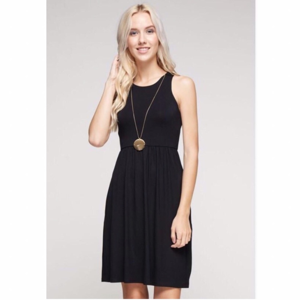 SALE ❤️ Eve dress in black