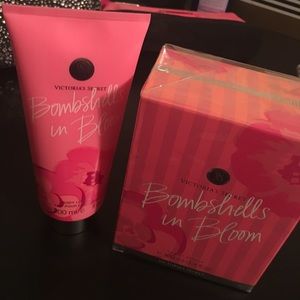 Bombshells in bloom perfume and lotion