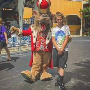 Meet your Posher, Adrian