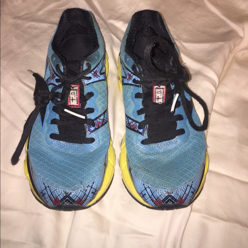 Blue/Yellow Mizuno Wave Inspire Running sneakers