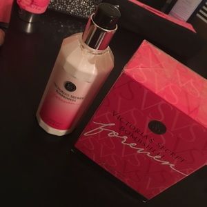 Bombshells forever perfume and lotion