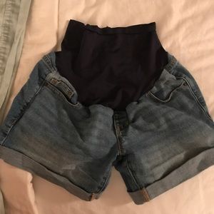 Old Navy Full Panel Maternity Shorts