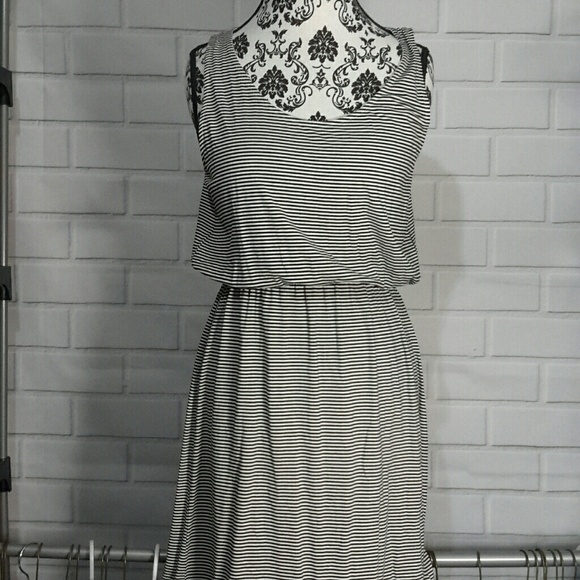 hm Dresses & Skirts - HM striped dress