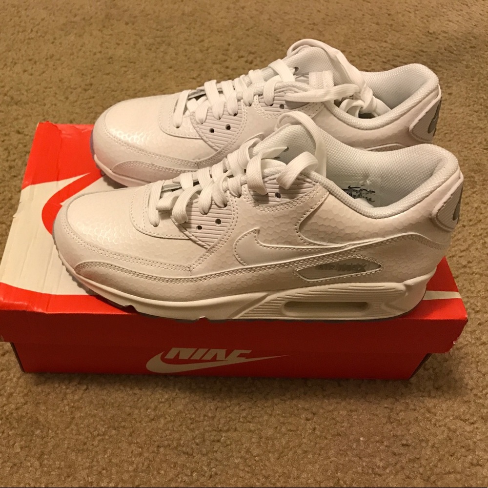 NWOT Nike Air Max sneaker