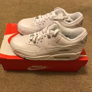 NWOT Nike Air Max sneaker