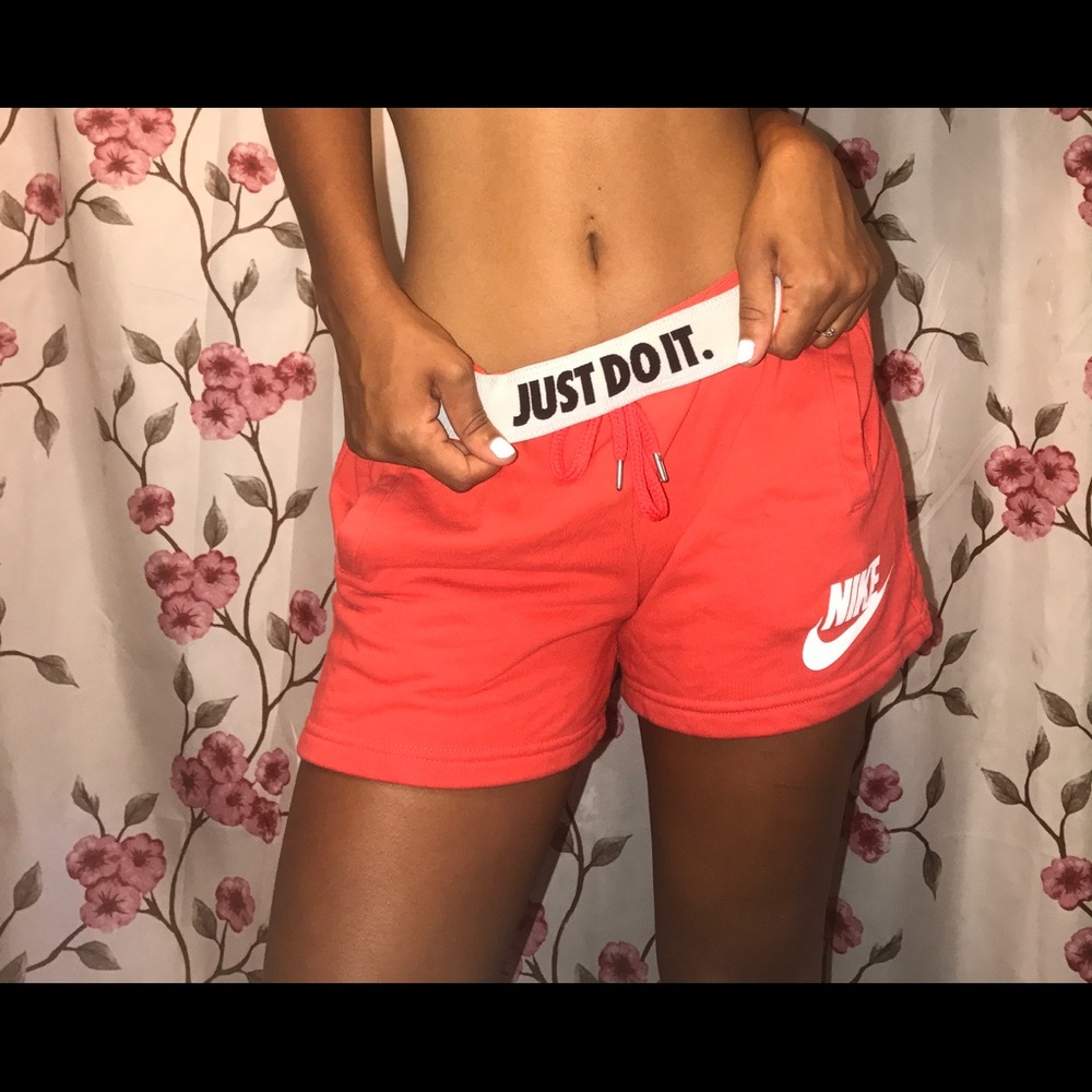 WOMENS NIKE SHORTS ✔️