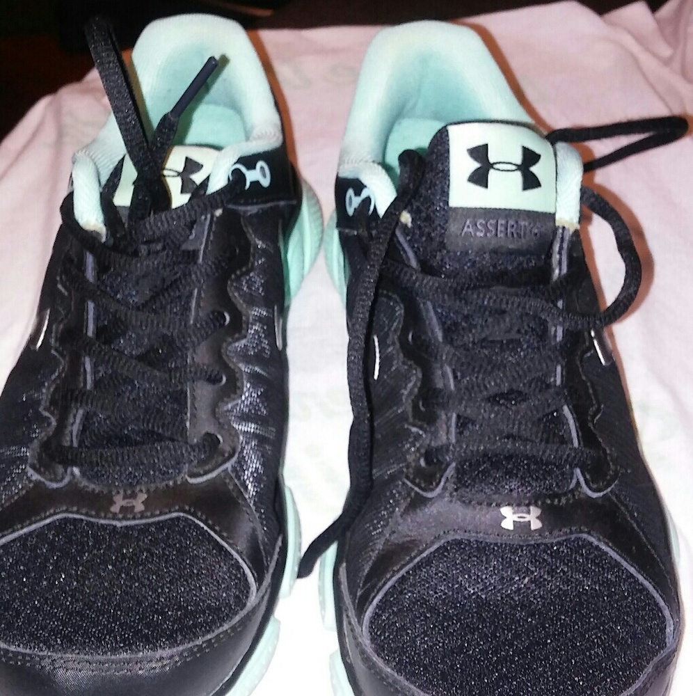 Like New Women's Under Amour Running Sneakers