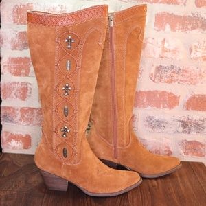 NWOB Reba 'Blairs' Boots