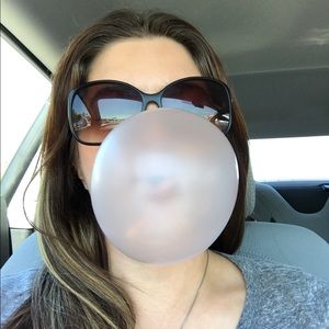 Meet your Posher, Joanie