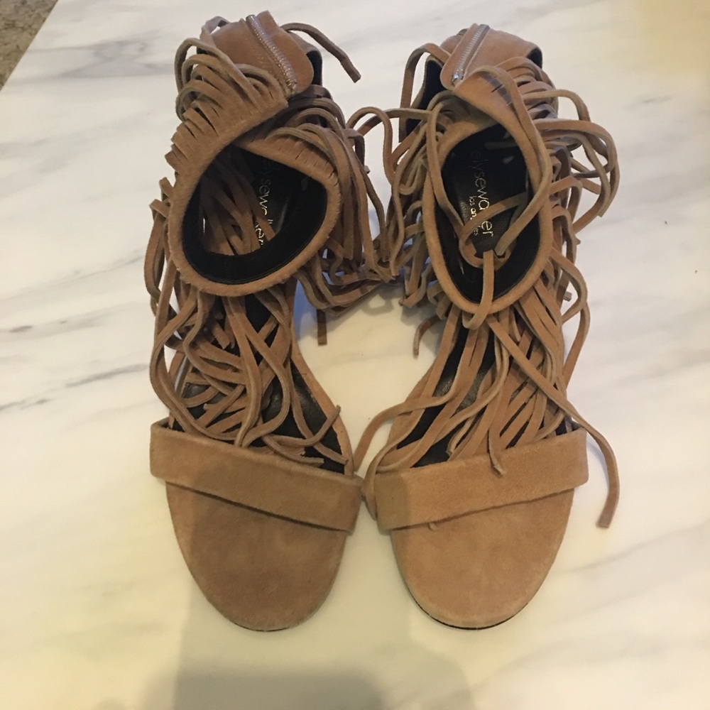 ✨SOLD✨ Elyse walker fringe heels