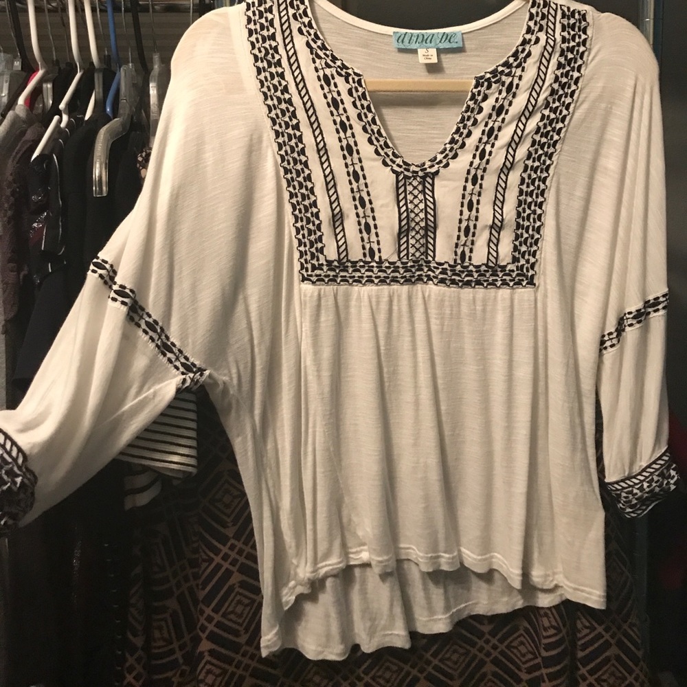 Francesca's white and navy top