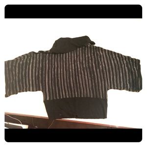 Short sleeve sweater shirt