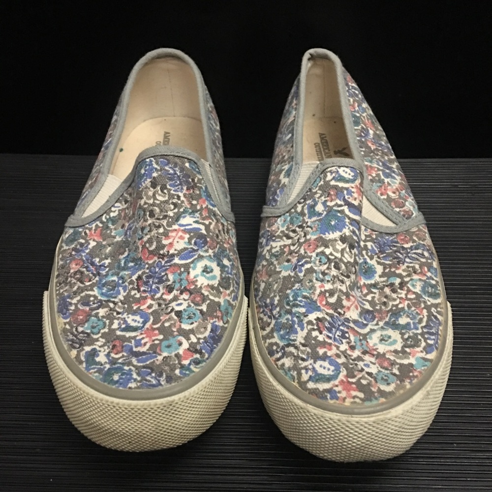 American Eagle Sneakers