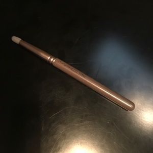 MAC make up brush- travel size