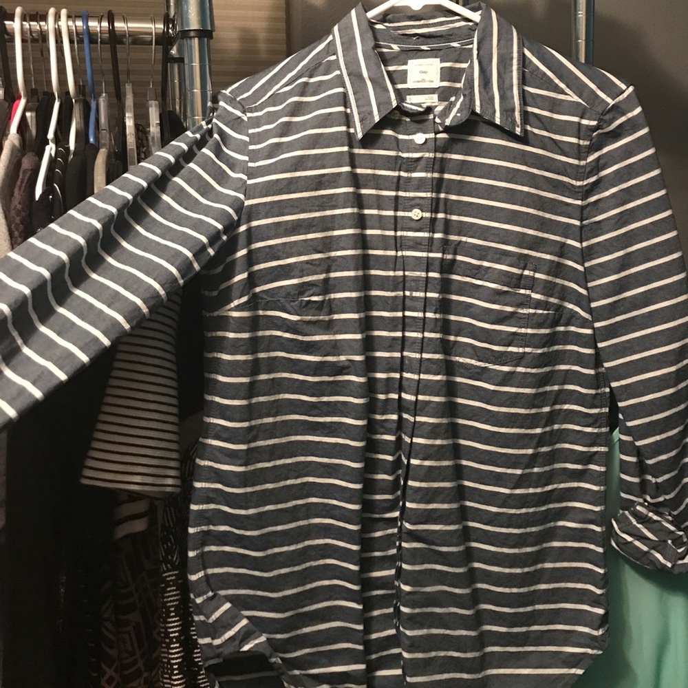 GAP button up shirt